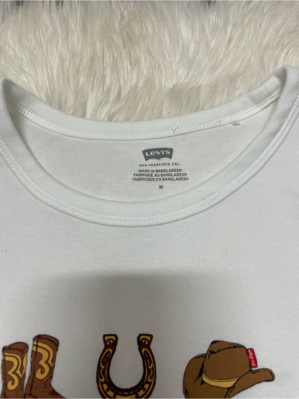 Levi's “Hold Your Horses” Logo Tee - Picture 3 of 6